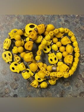 5 Yellow Skull Bead Stretch Bracelet - Women's Fashion Jewelry